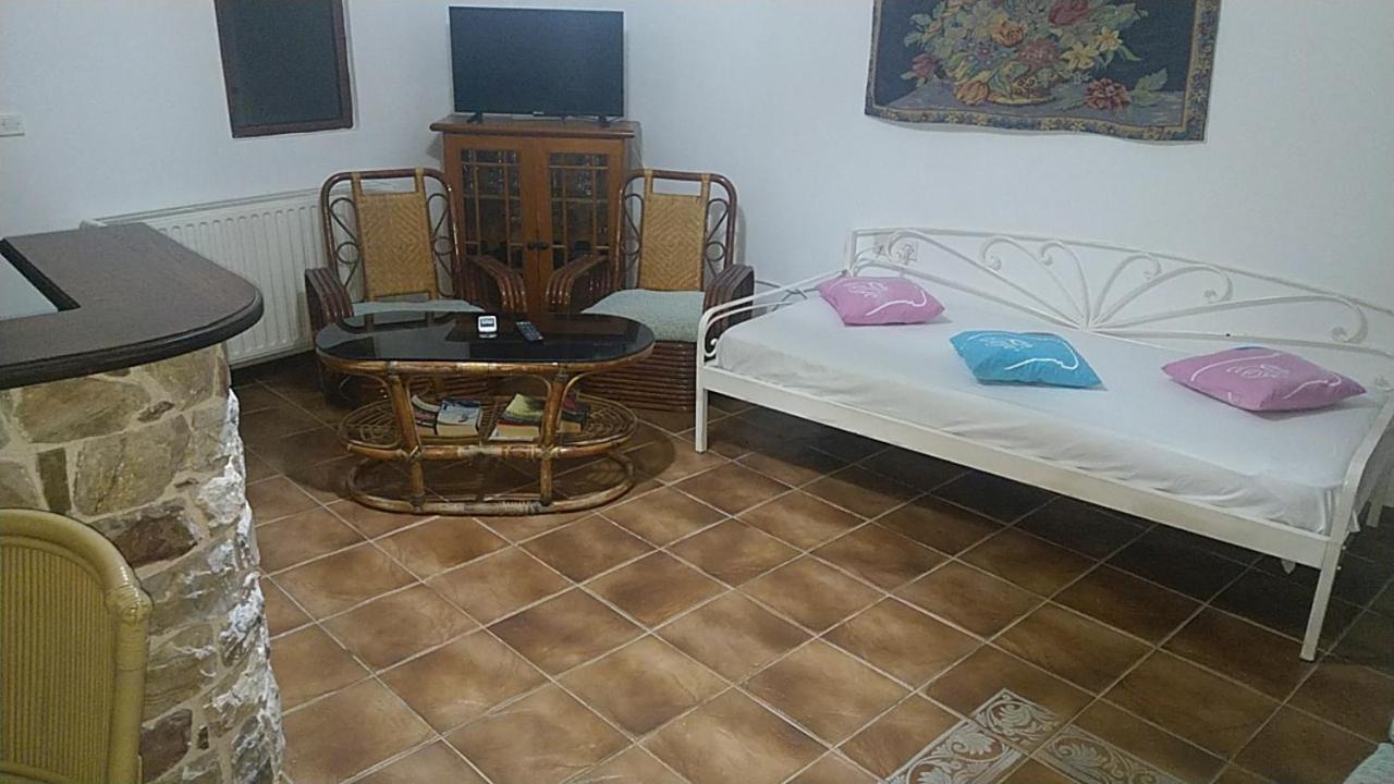 Το Πετρινο Villa Agia Marina Mikrolimanou Exteriör bild