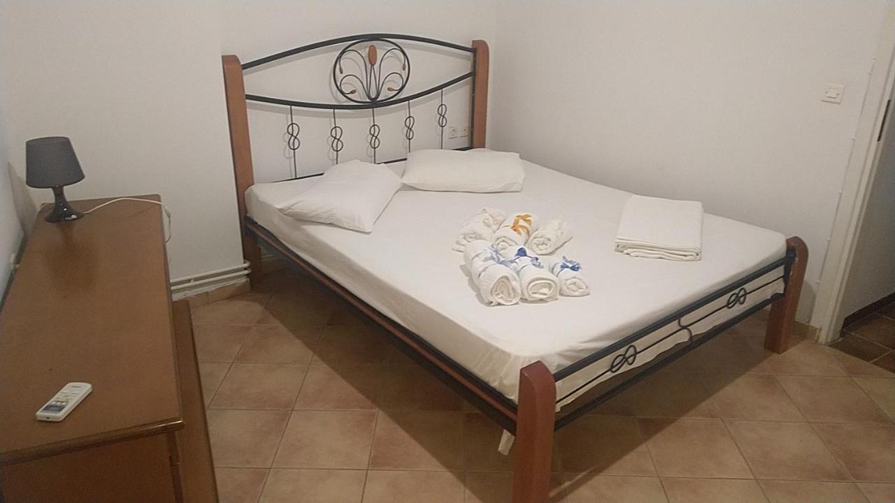 Το Πετρινο Villa Agia Marina Mikrolimanou Exteriör bild