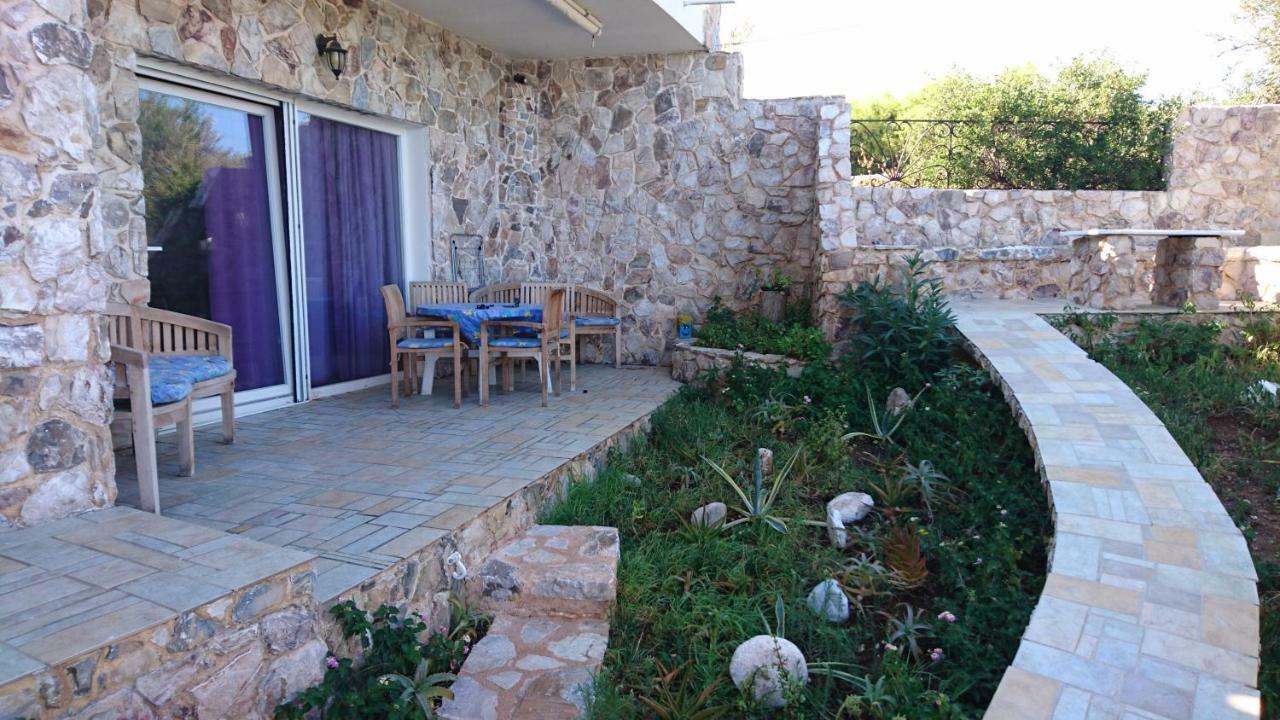 Το Πετρινο Villa Agia Marina Mikrolimanou Exteriör bild
