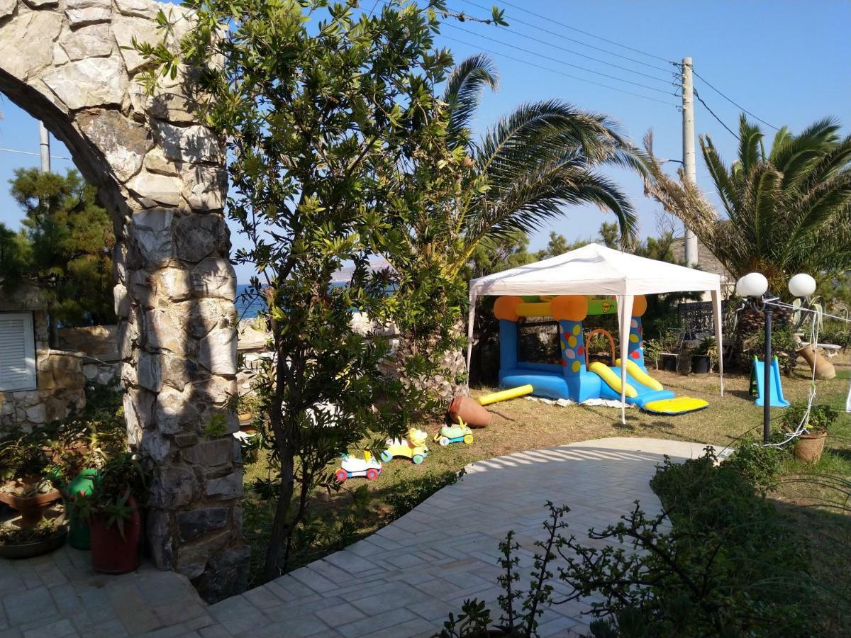 Το Πετρινο Villa Agia Marina Mikrolimanou Exteriör bild
